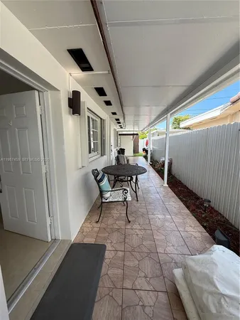 $2,000 | 11602 Northwest 58th Avenue, Unit EFF, Hialeah, FL 33012