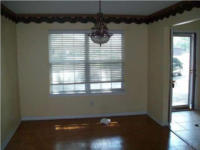 5590 Muldoon Road Pensacola, FL 32526 - Photo 4 of 16 Gallery Image 4