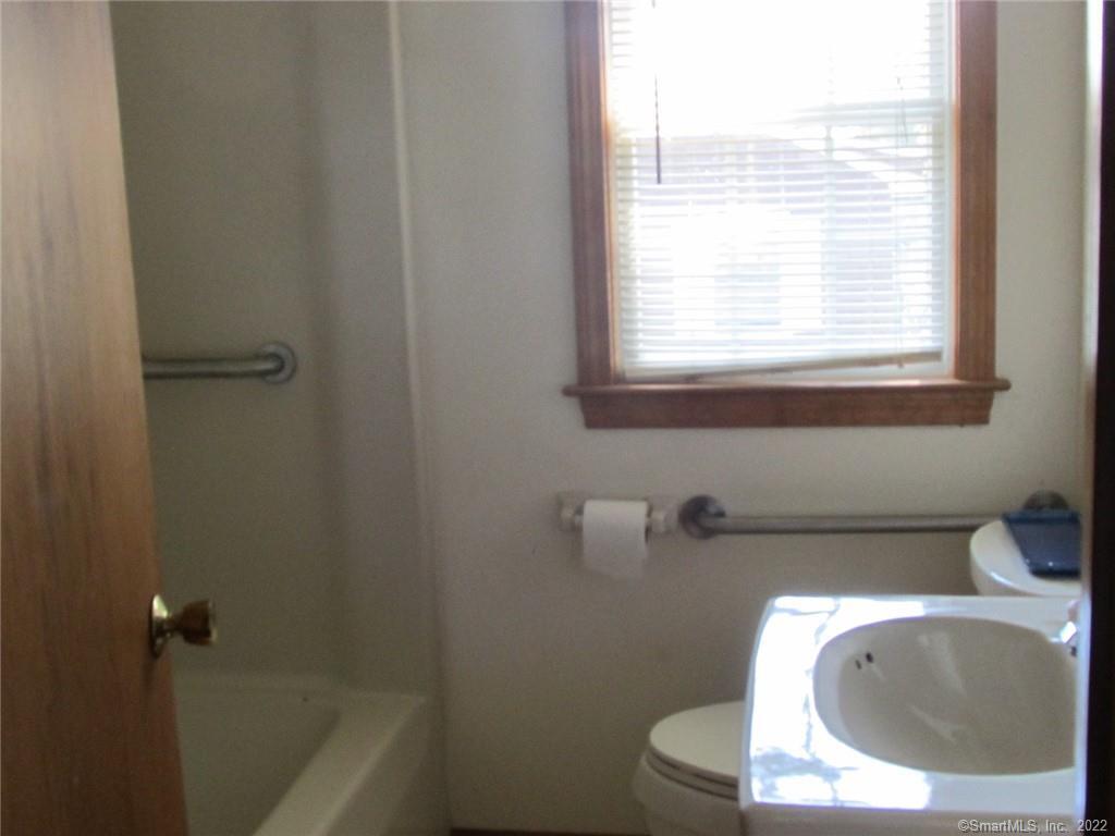 34 Brightwater Road East Lyme, CT 06357 - Photo 8 of 8