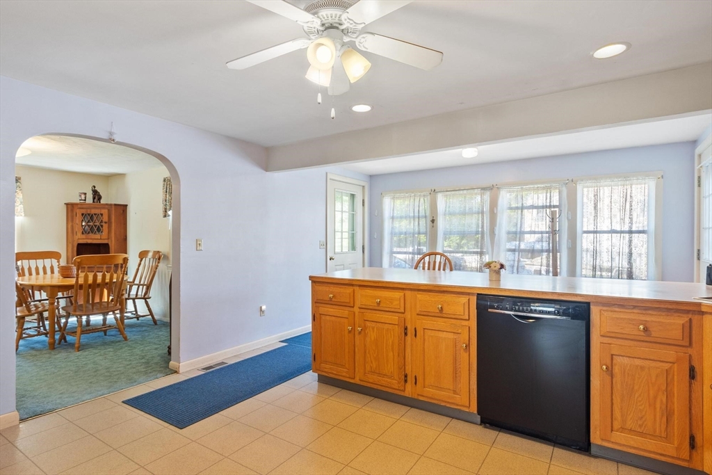 50 North Spencer Road Spencer, MA 01562 - Photo 36 of 42