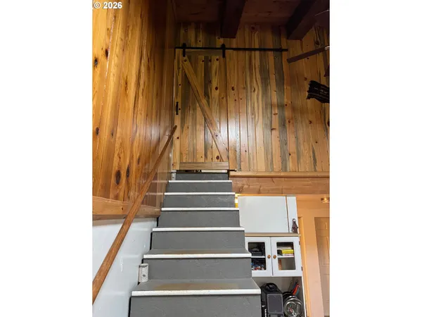 $350,000 | 27201 High Deck Road, Cascadia, OR 97329