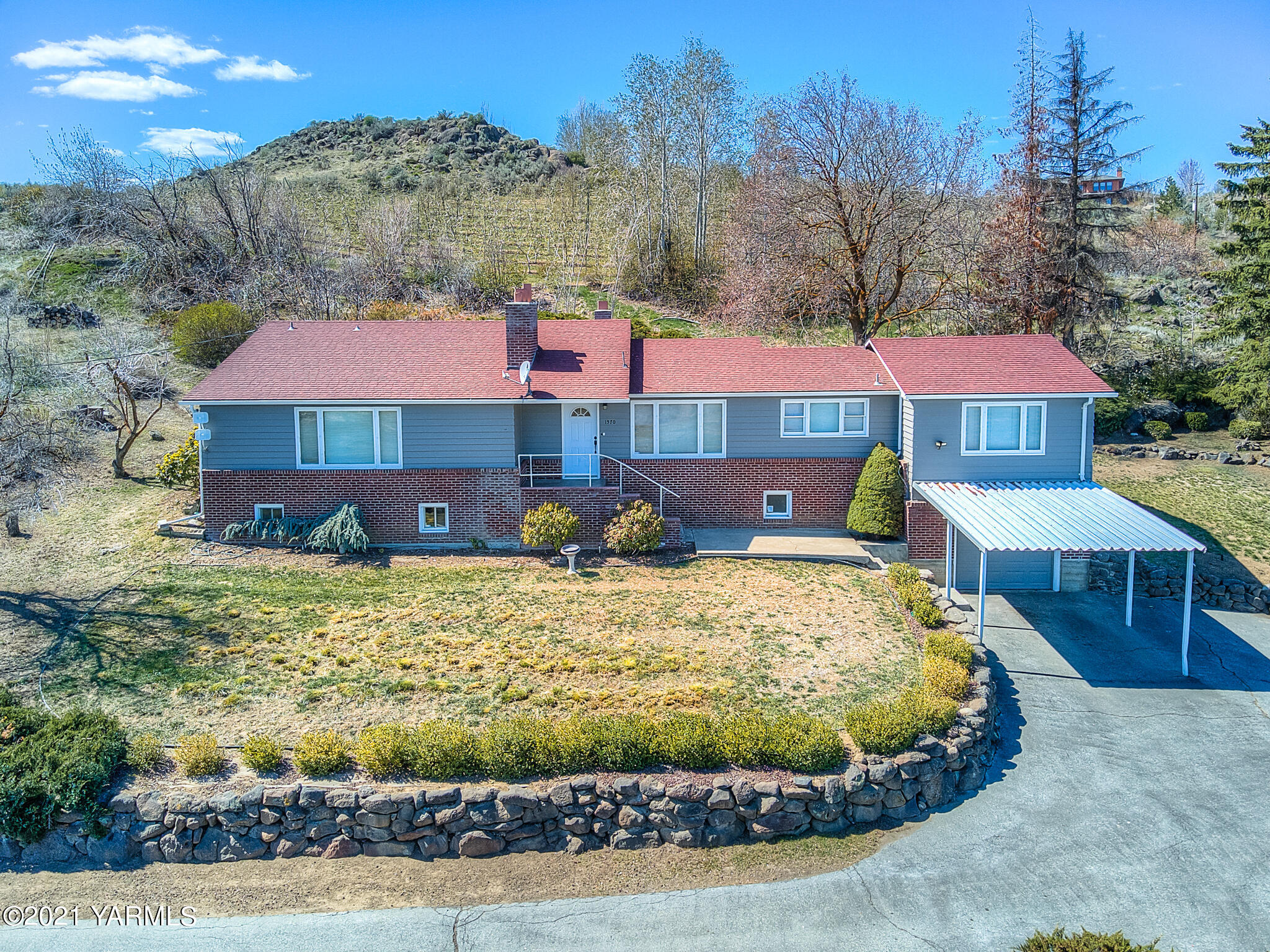 1570 Young Grade Road Yakima, WA 98908 - Photo 1 of 26 1570 Young Grade Road