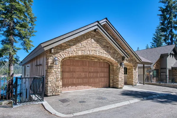 $4,100,000 | 44687 Lakeview Drive, Shaver Lake, CA 93664