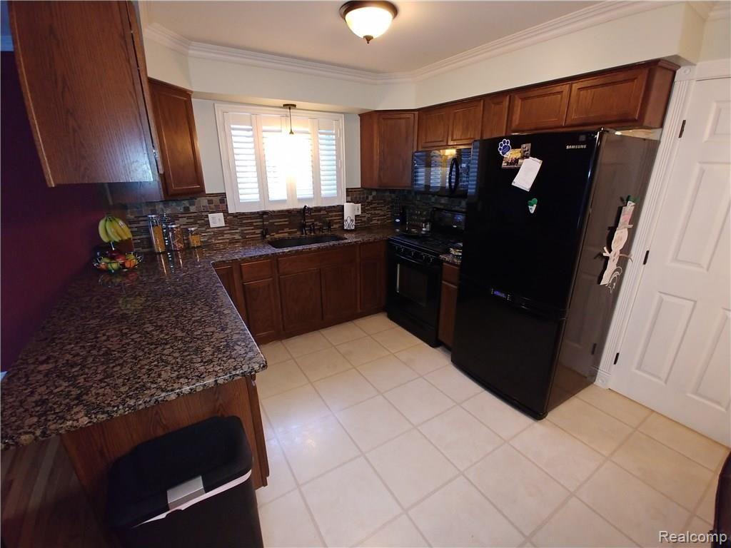 14108 Martin Road Warren, MI 48088 - Photo 9 of 25 20180203_171806.jpg