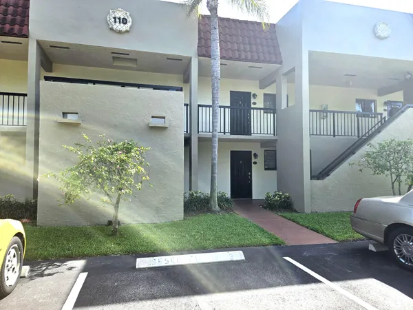 $2,550 | 110 Northwest 70th Street, Unit 1030, Boca Raton, FL 33487