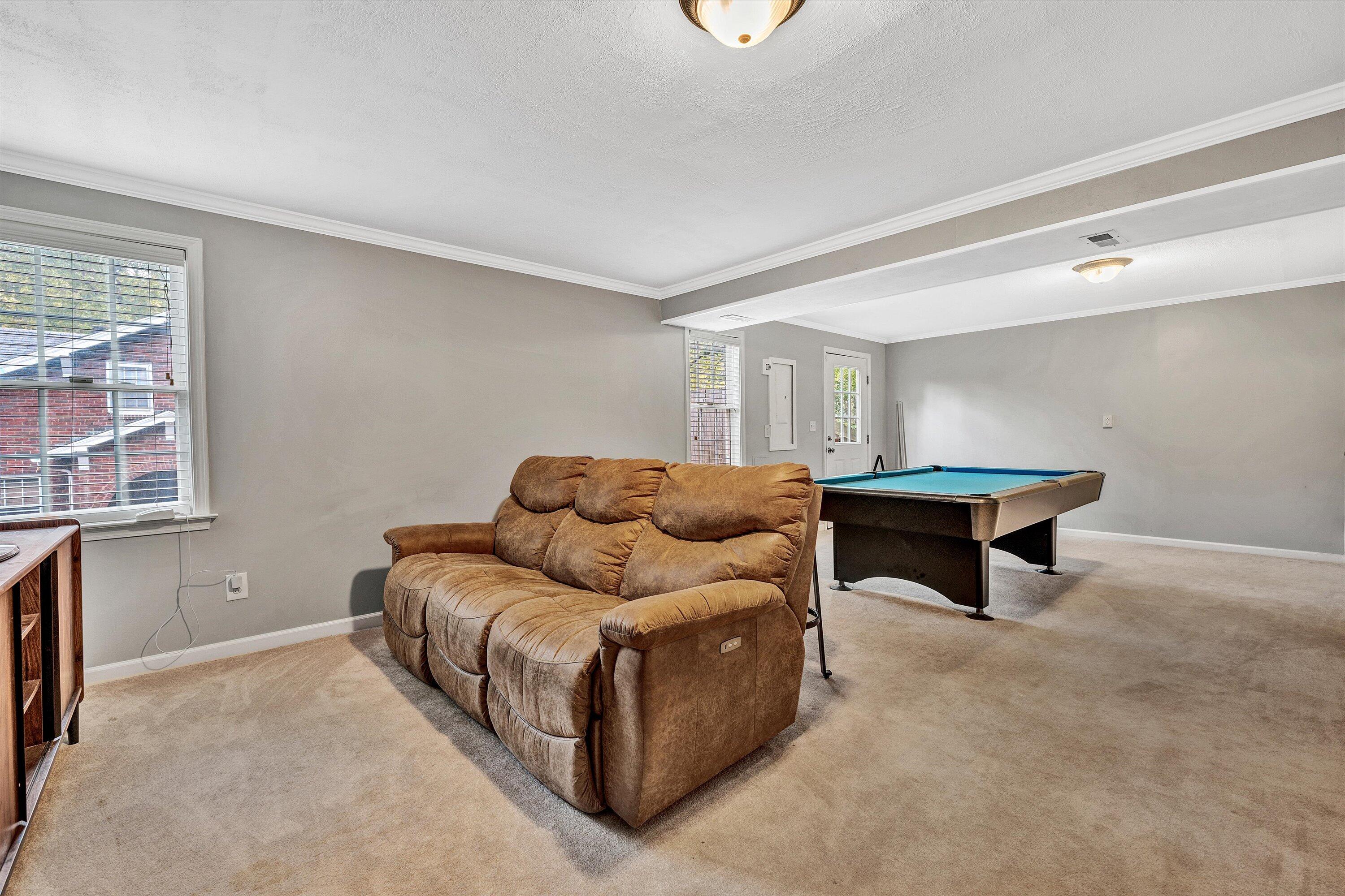 1921 Sheffield Road Southwest Roanoke, VA 24015 - Photo 21 of 33 22-DSC00271