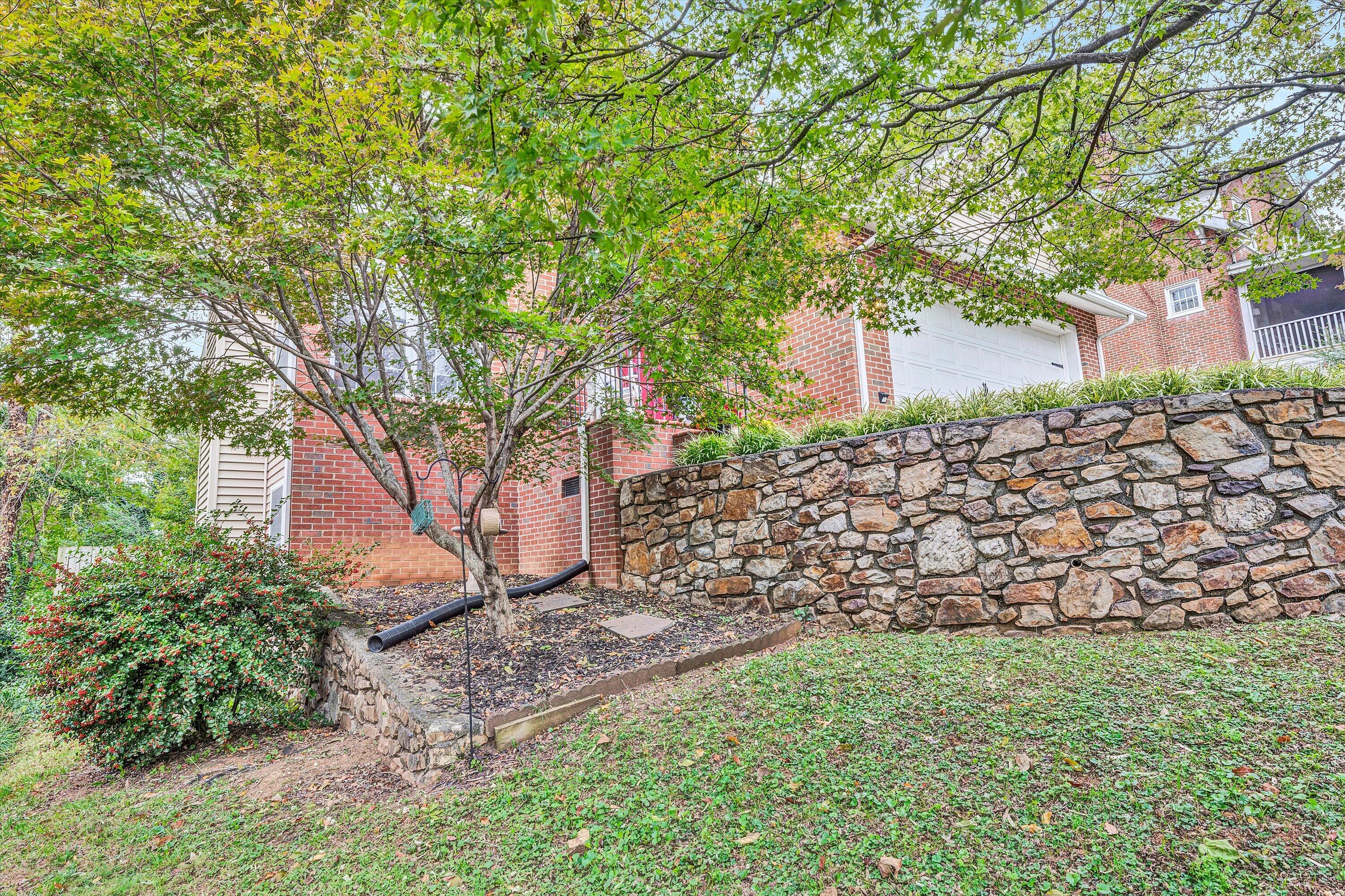 1921 Sheffield Road Southwest Roanoke, VA 24015 - Photo 31 of 33 32-DSC00340