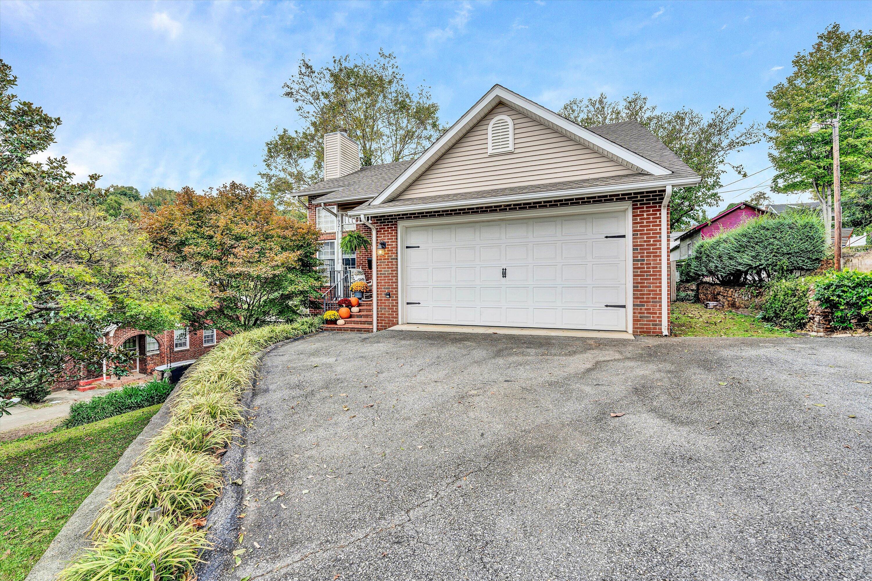 1921 Sheffield Road Southwest Roanoke, VA 24015 - Photo 33 of 33 34-DSC00331-2