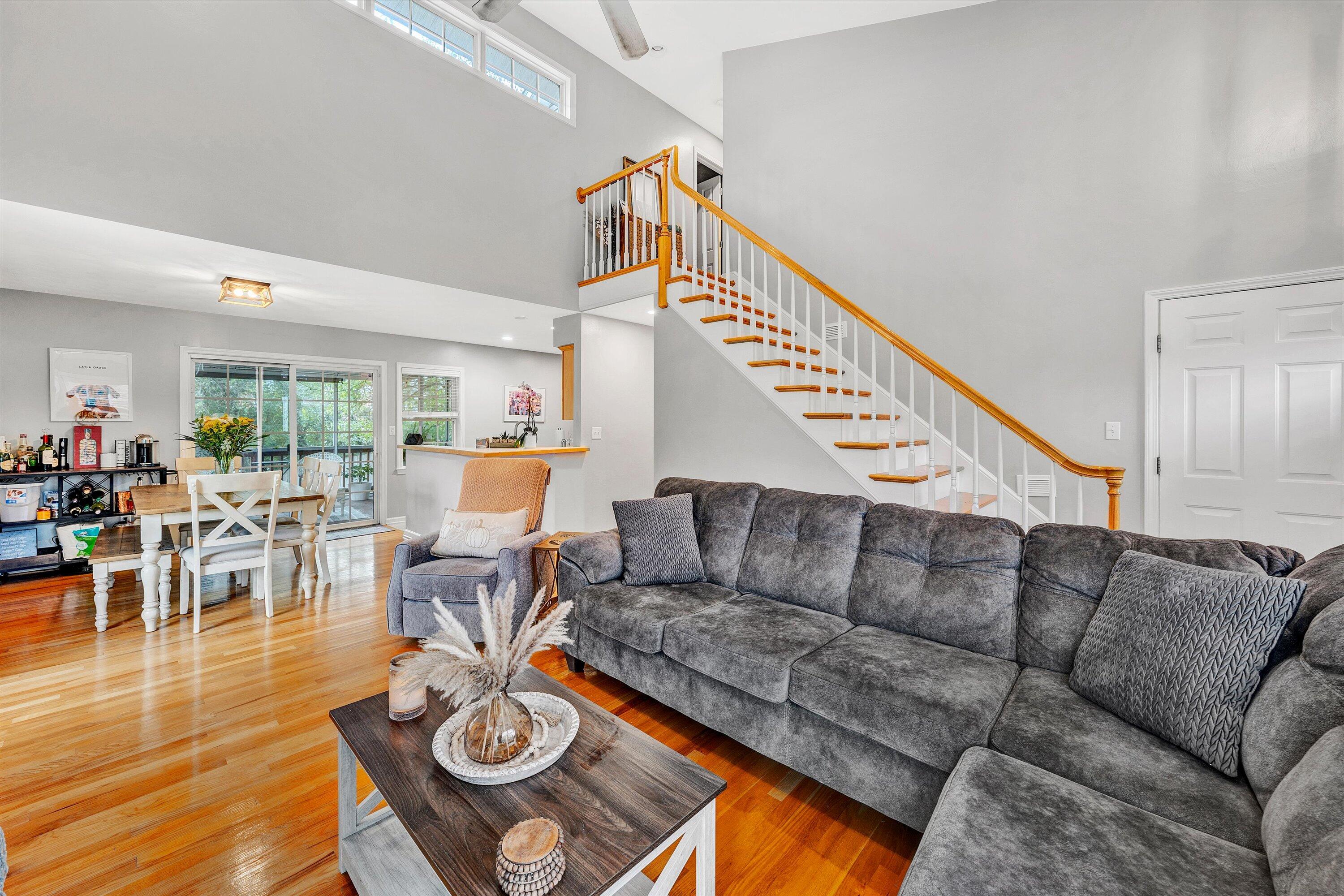 1921 Sheffield Road Southwest Roanoke, VA 24015 - Photo 4 of 33 04-DSC00295