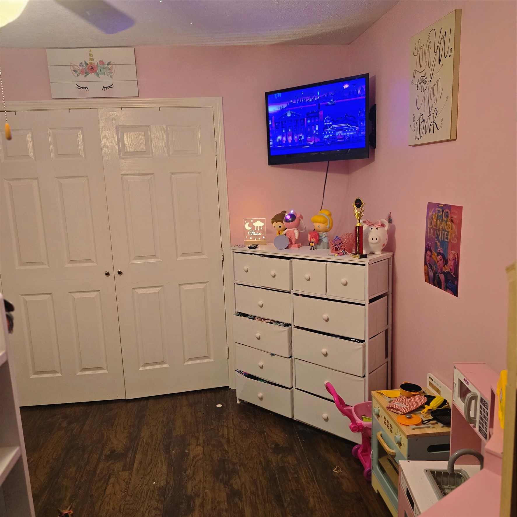 22527 Millgate Drive Spring, TX 77373 - Photo 20 of 30 a view of an empty room with cabinet