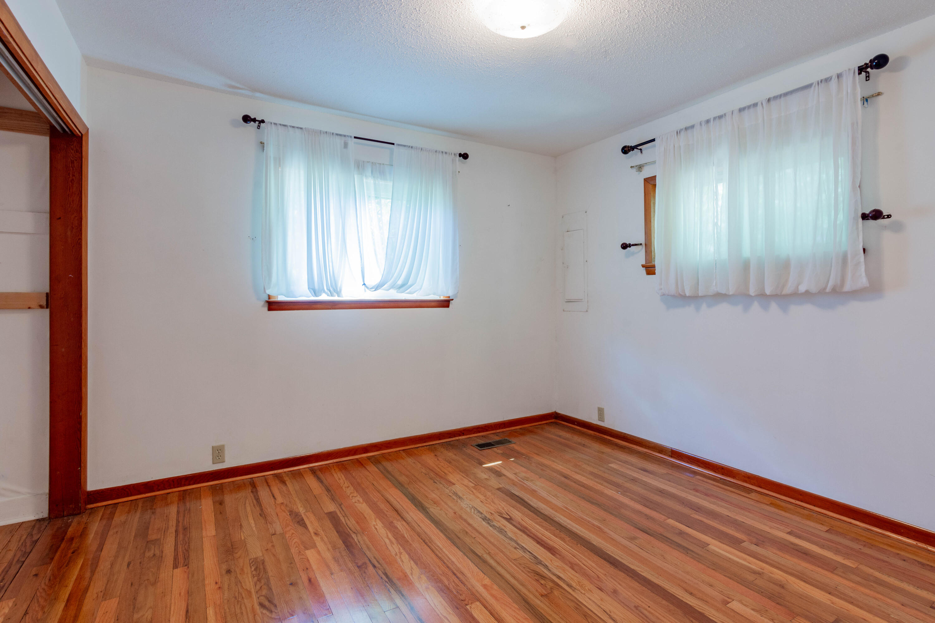 528 Browns Ferry Road Chattanooga, TN 37419 - Photo 10 of 60 528 Browns Ferry Rd-15