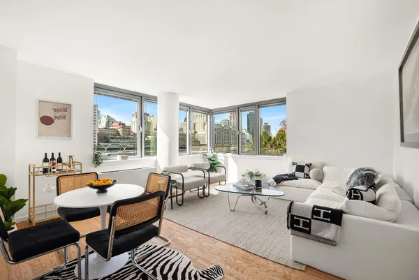 $1,289,000 | 425 Main Street, Unit 4E | Roosevelt Island