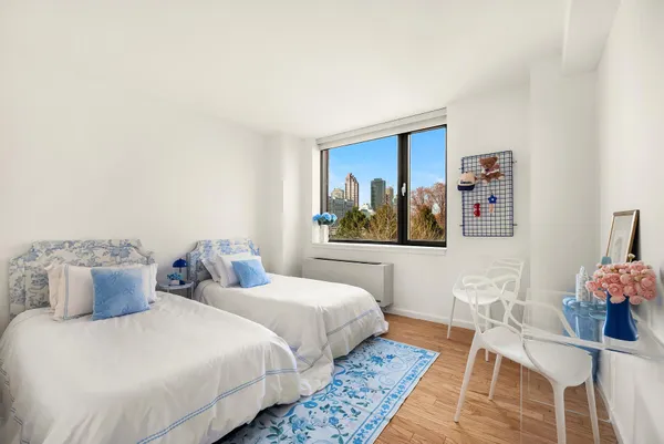 $1,289,000 | 425 Main Street, Unit 4E | Roosevelt Island