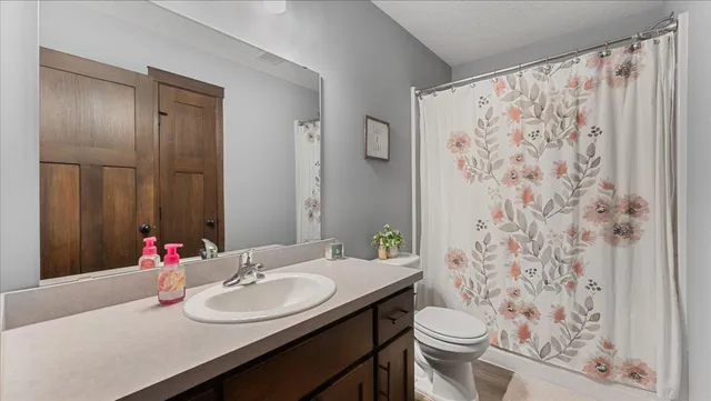 $449,900 | 26420 22nd Street West, Zimmerman, MN 55398