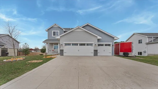 $449,900 | 26420 22nd Street West, Zimmerman, MN 55398