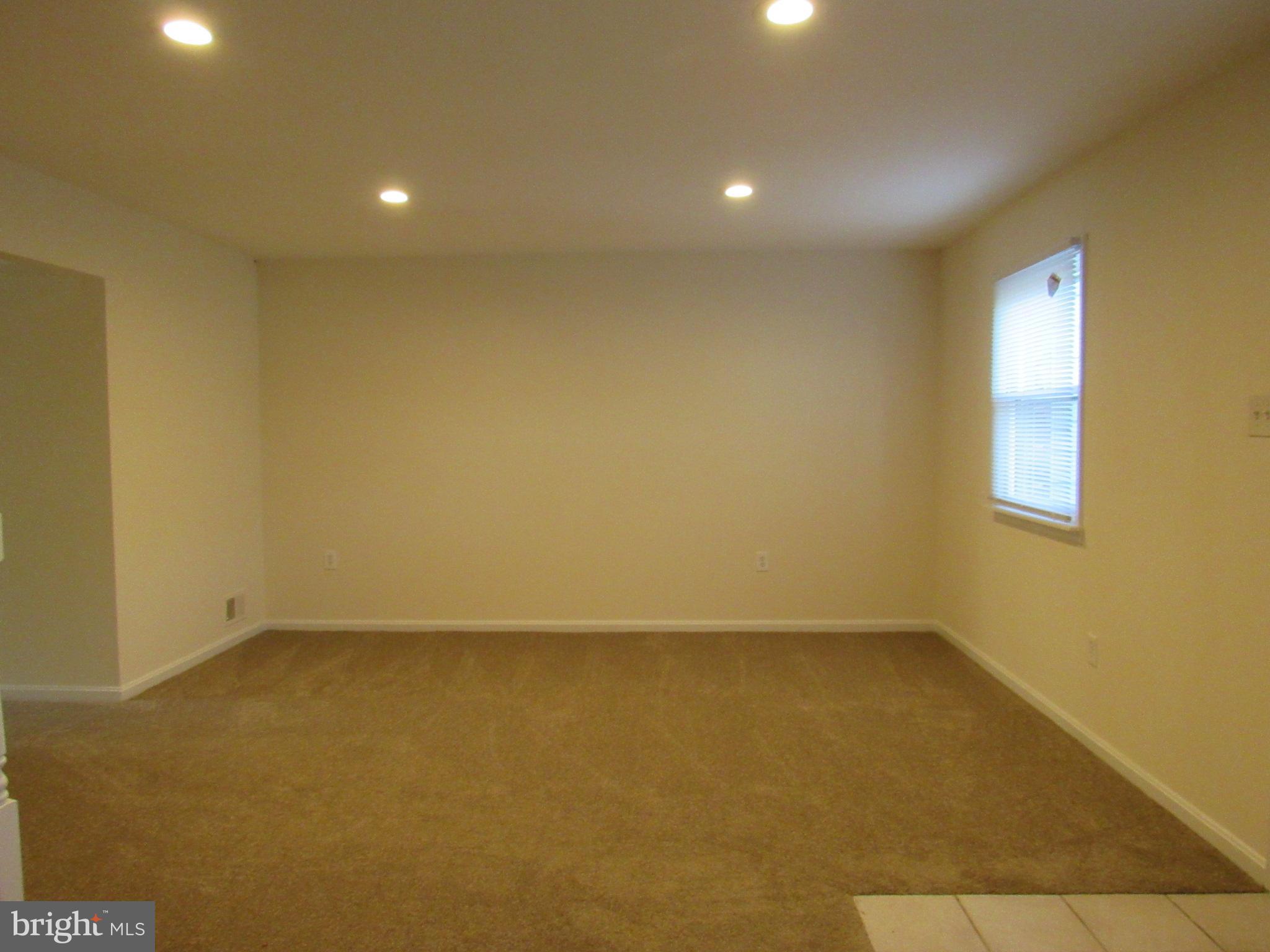 12177 Dove Circle Laurel, MD 20708 - Photo 2 of 27 Living Room