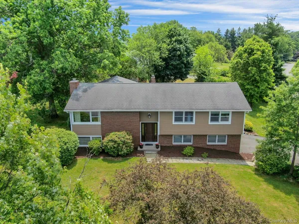$565,000 | 18 Hickory Drive, Campbell Hall, NY 10916