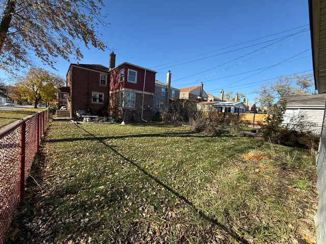 a view of a house with a garage