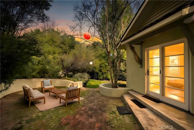 $1,850,000 | 1898-1898 Bonita Drive, Glendale, CA 91208