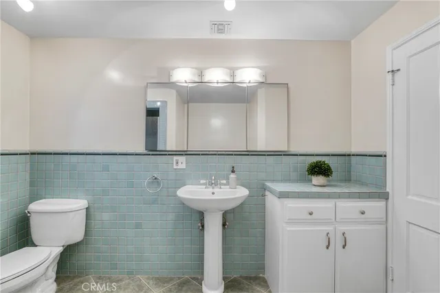 $1,850,000 | 1898-1898 Bonita Drive, Glendale, CA 91208