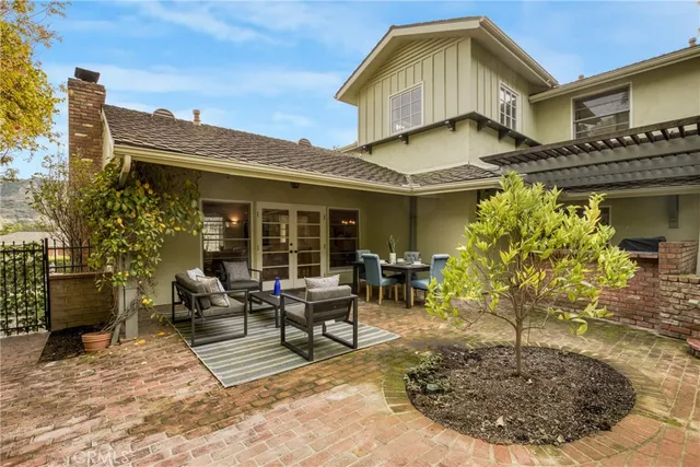 $1,850,000 | 1898-1898 Bonita Drive, Glendale, CA 91208