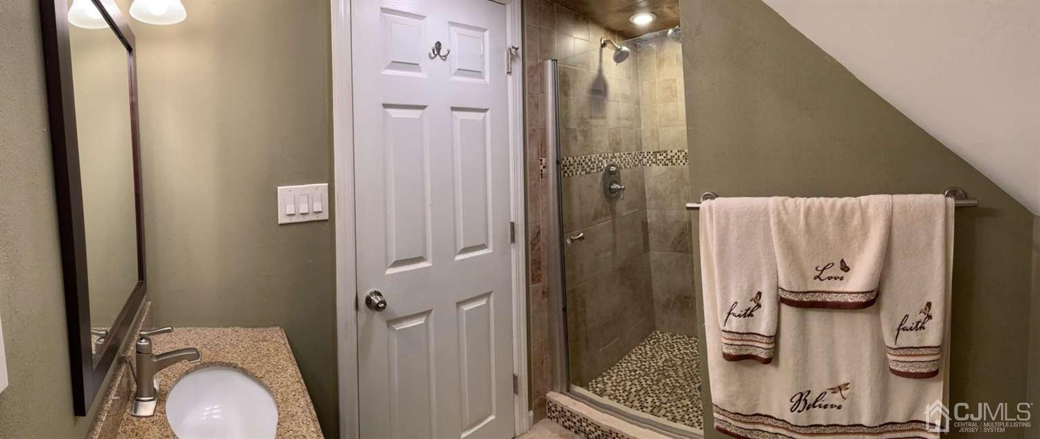 36 Highview Road East Brunswick, NJ 08816 - Photo 17 of 22 Gallery Image 17