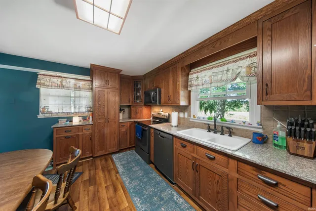 $315,000 | 12555 Selvin Road, Dale, IN 47523