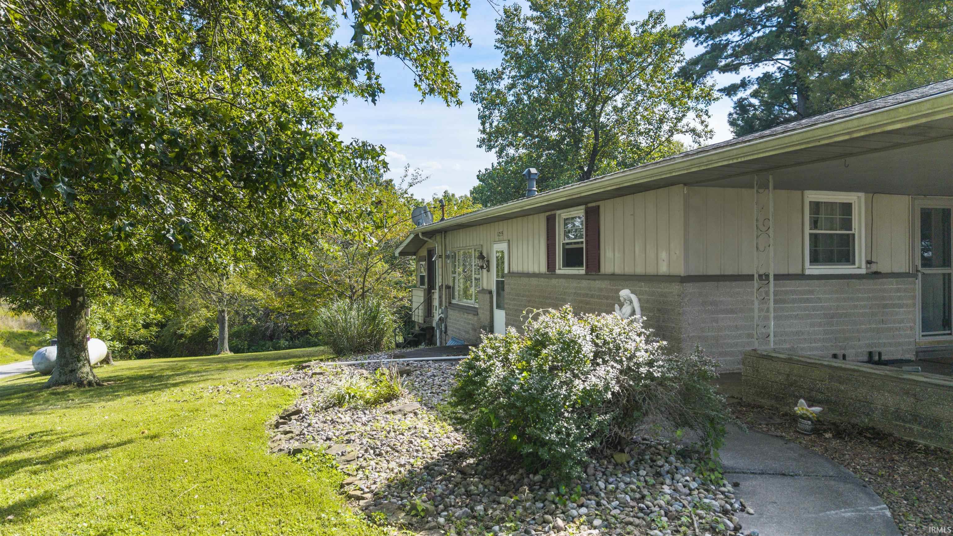 12555 Selvin Road Dale, IN 47523 - Photo 15 of 36 Gallery Image 15