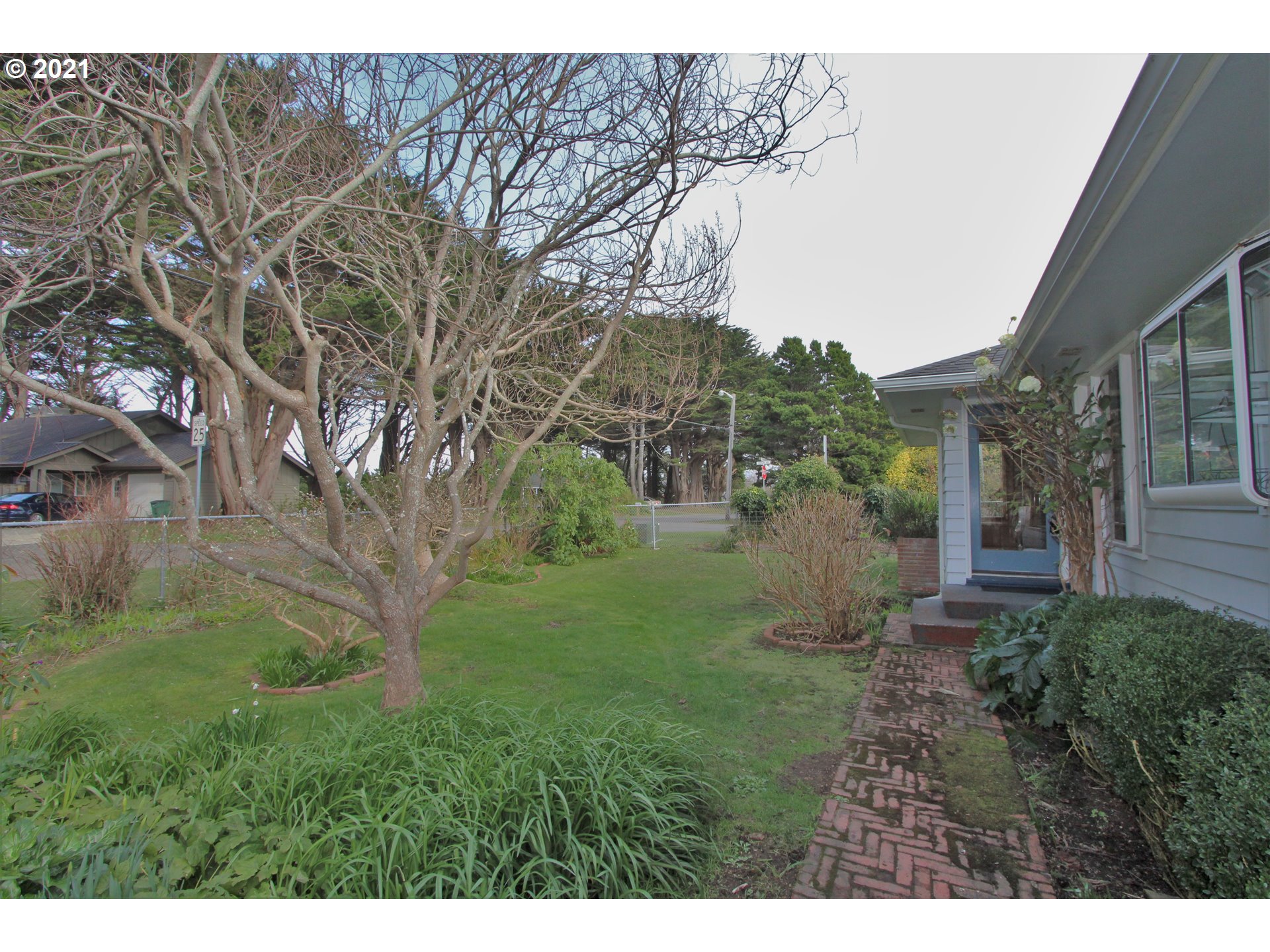 415 4th Street Southwest Bandon, OR 97411 - Photo 2 of 23 Gallery Image 2