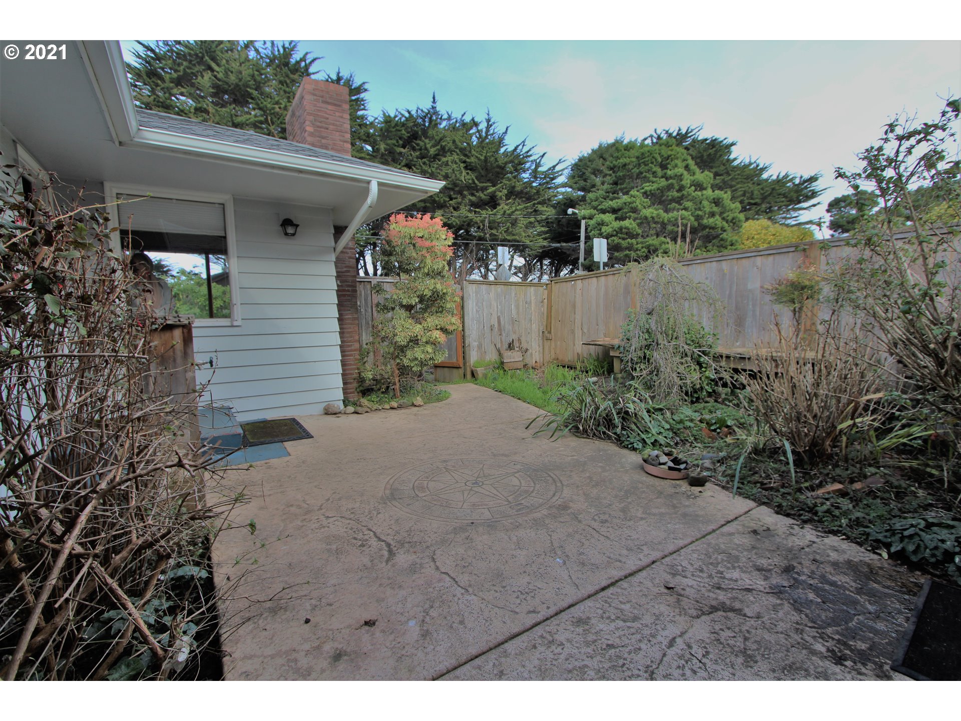415 4th Street Southwest Bandon, OR 97411 - Photo 9 of 23 Gallery Image 9