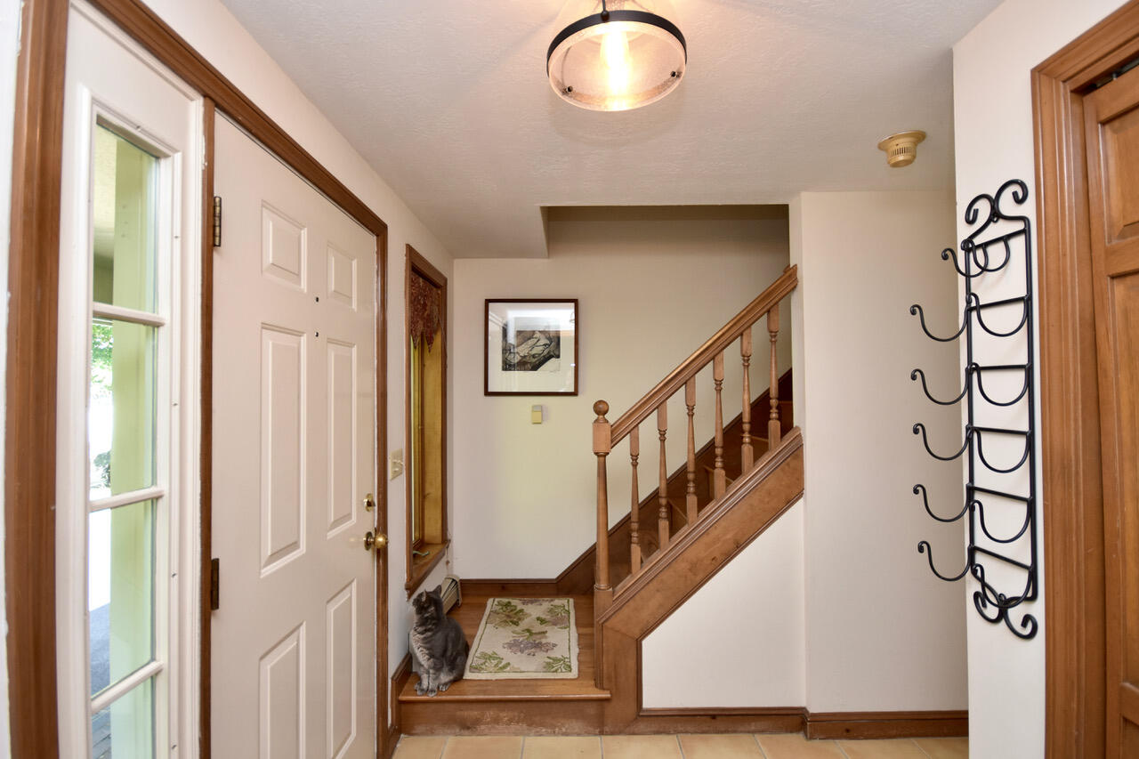 7 Valley Road Cape Elizabeth, ME 04107 - Photo 4 of 38 7 VALLEY FRONT FOYER 1