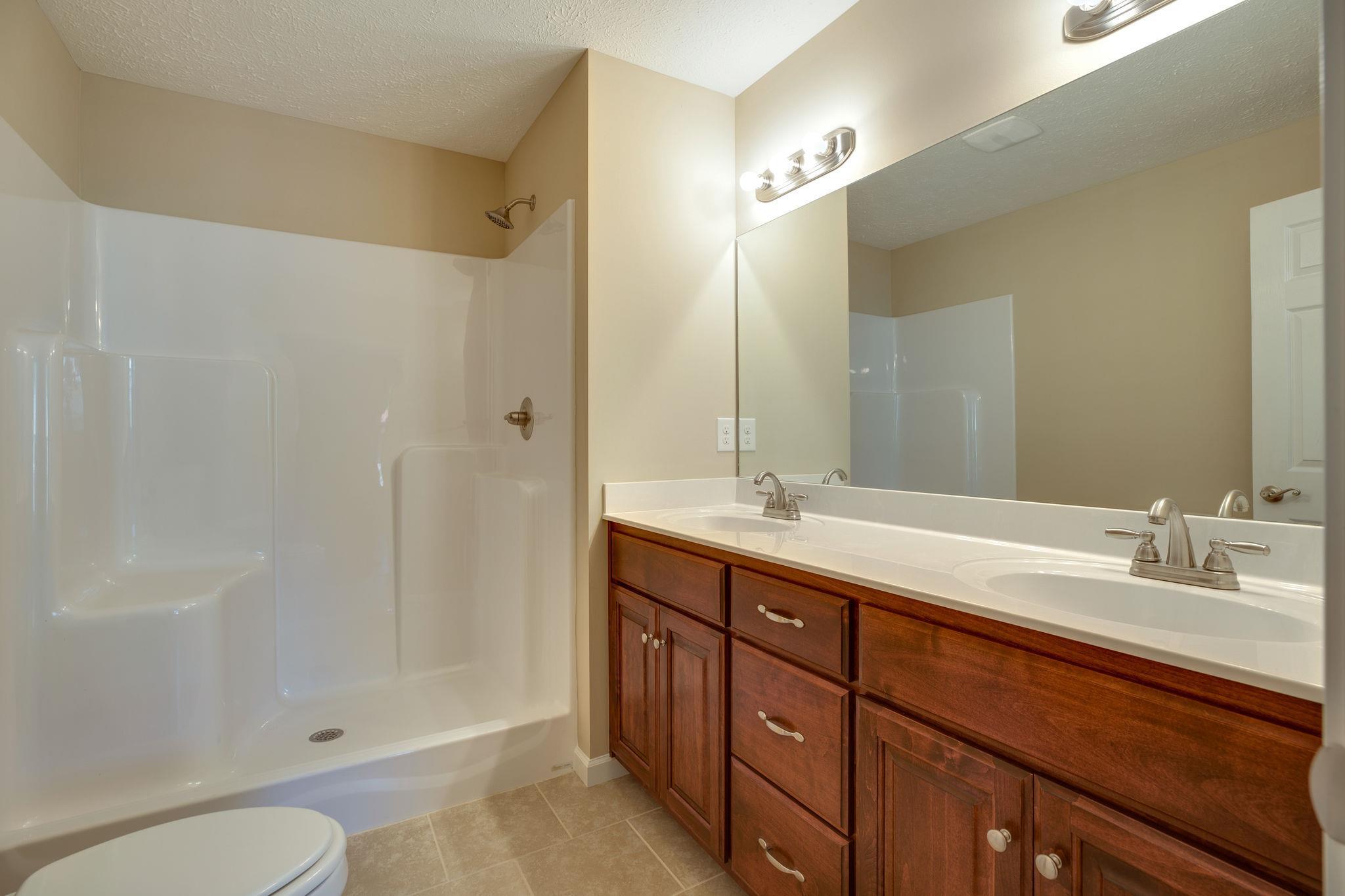 328 Rigney Drive Manchester, TN 37355 - Photo 14 of 20 Master Bath