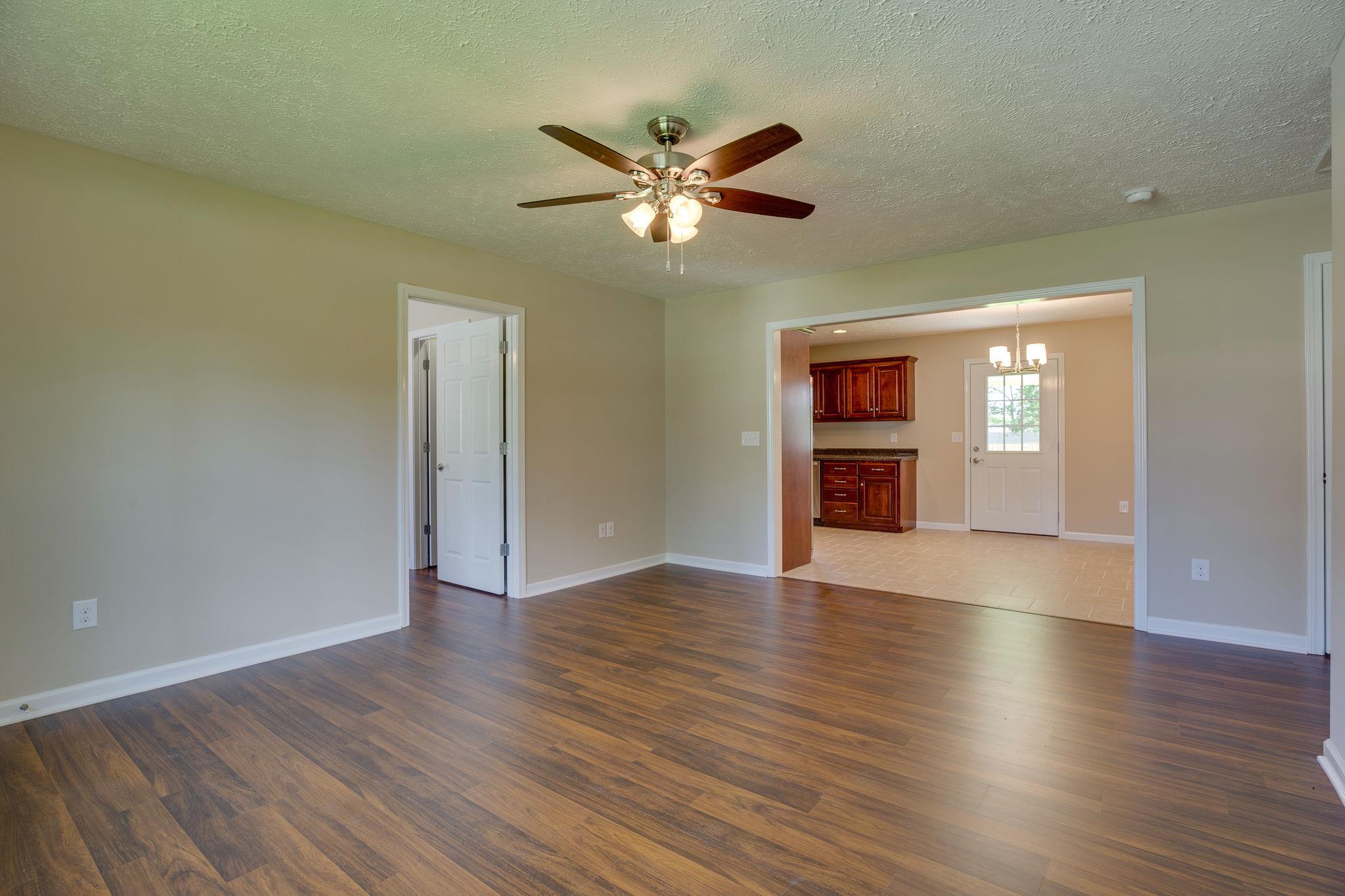 328 Rigney Drive Manchester, TN 37355 - Photo 2 of 20 Gallery Image 2