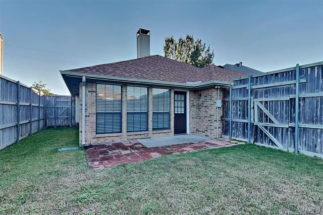 $2,400 | 2149 Arbor Creek Drive, Carrollton, TX 75010