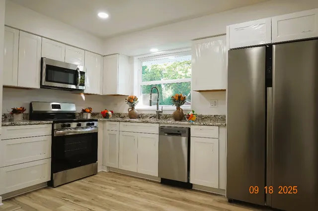 $550,000 | 808 Bridle Lane, Wheaton, IL 60187