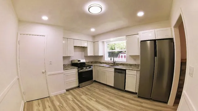 $550,000 | 808 Bridle Lane, Wheaton, IL 60187