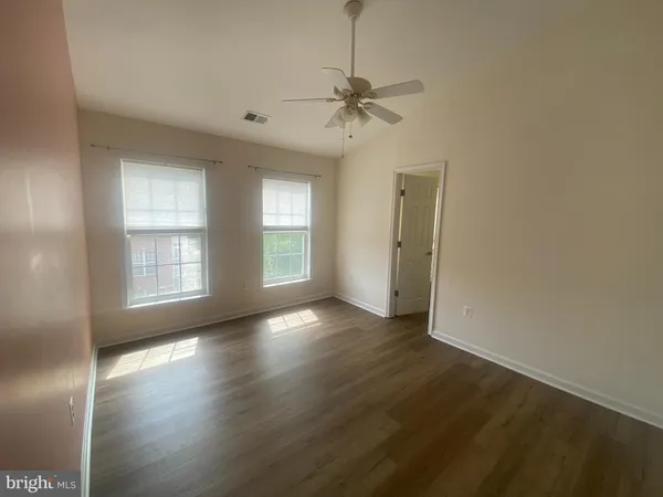 $4,250 | 13030 Greg Roy Lane, Herndon, VA 20171