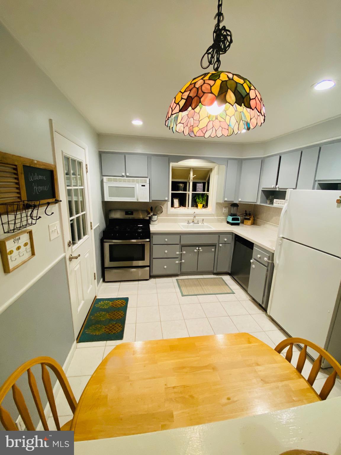 394 Mercer Street Hamilton, NJ 08690 - Photo 9 of 16 Gallery Image 9