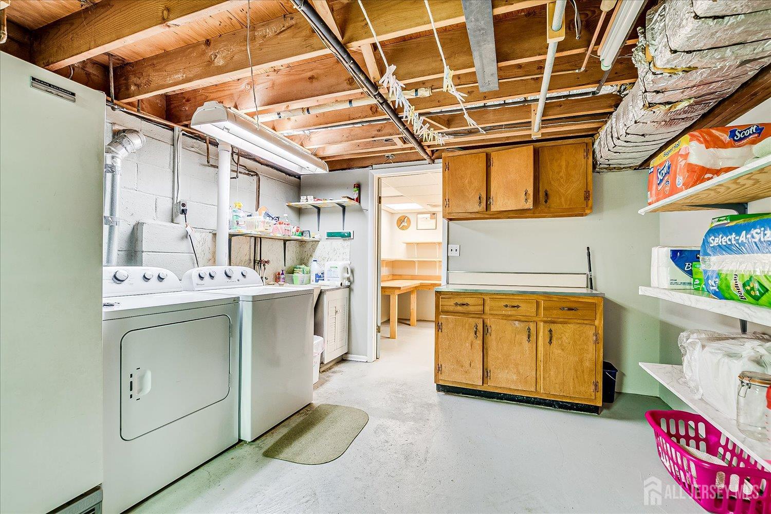 4 Bodnarik Road Edison, NJ 08837 - Photo 35 of 41 a utility room with a washer and dryer
