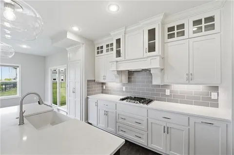 $975,000 | 10702 West 171st Street, Overland Park, KS 66221