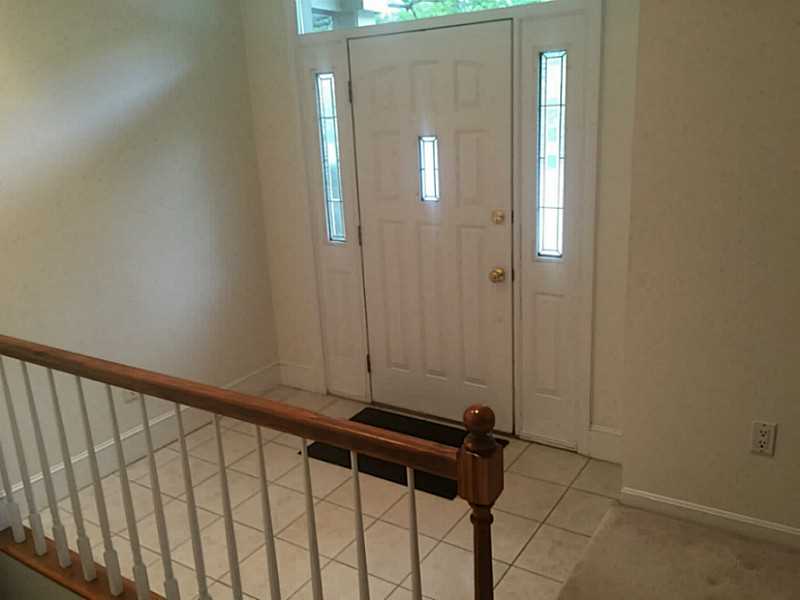 306 Dean Ridge Court, Unit 306 Cranston, RI 02920 - Photo 2 of 19 Entry.