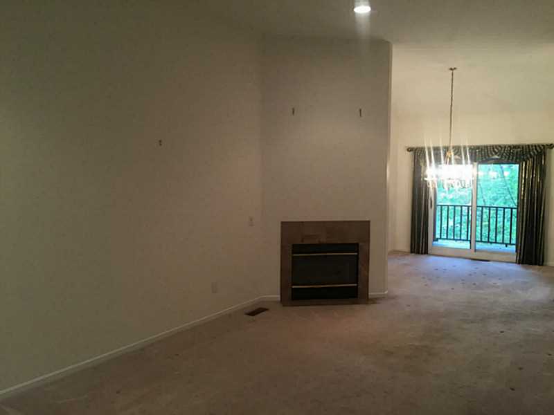 306 Dean Ridge Court, Unit 306 Cranston, RI 02920 - Photo 3 of 19 Living Room.