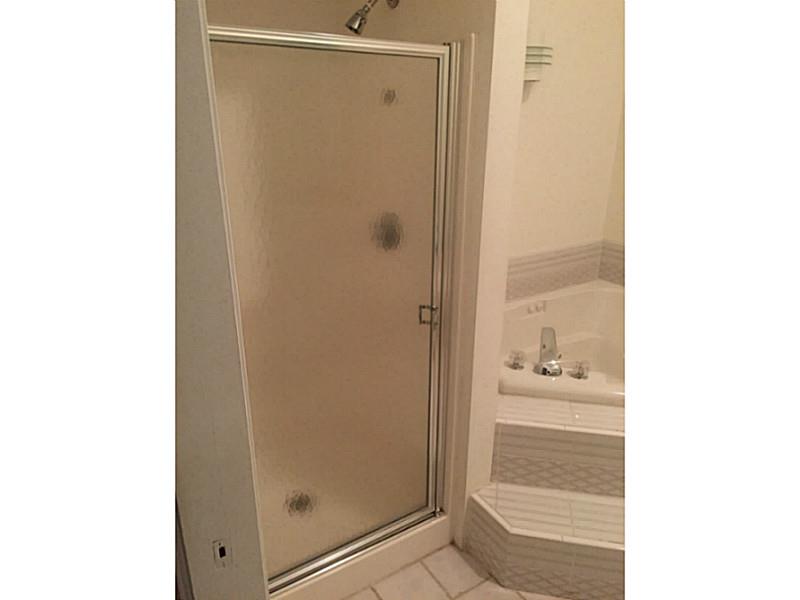 306 Dean Ridge Court, Unit 306 Cranston, RI 02920 - Photo 6 of 19 Bathroom.