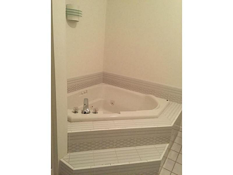 306 Dean Ridge Court, Unit 306 Cranston, RI 02920 - Photo 7 of 19 Bathroom.