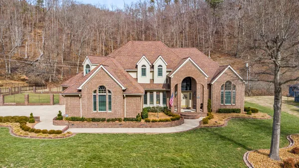 $999,900 | 446 Cedar Creek Road, Pikeville, KY 41501