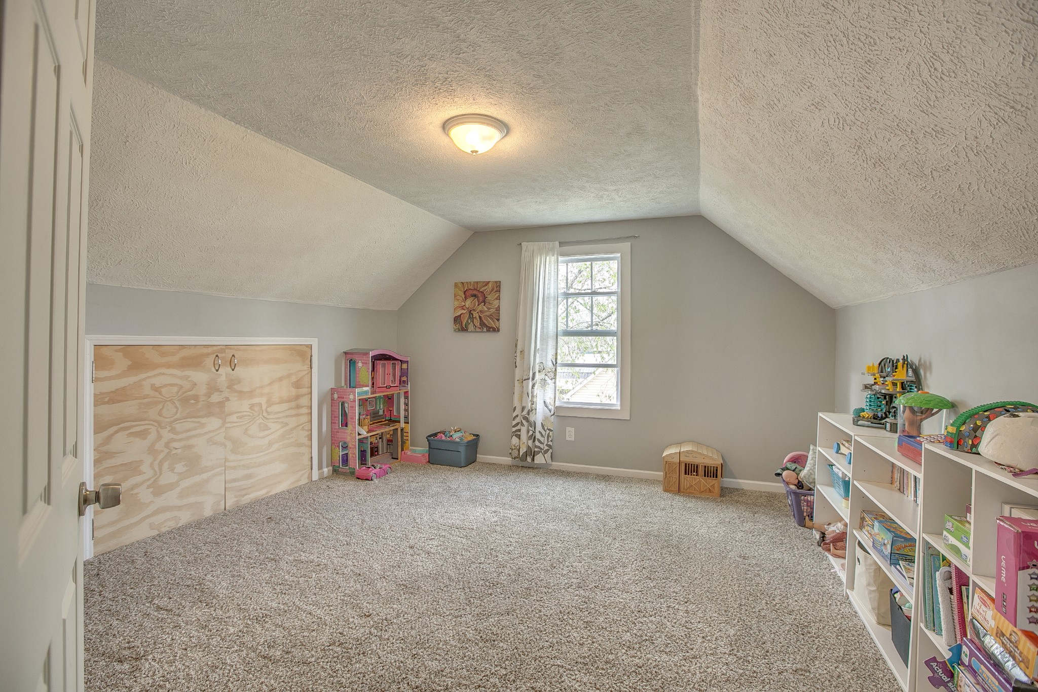 7953 Franklin Road Murfreesboro, TN 37128 - Photo 20 of 26 a view of a livingroom with toys