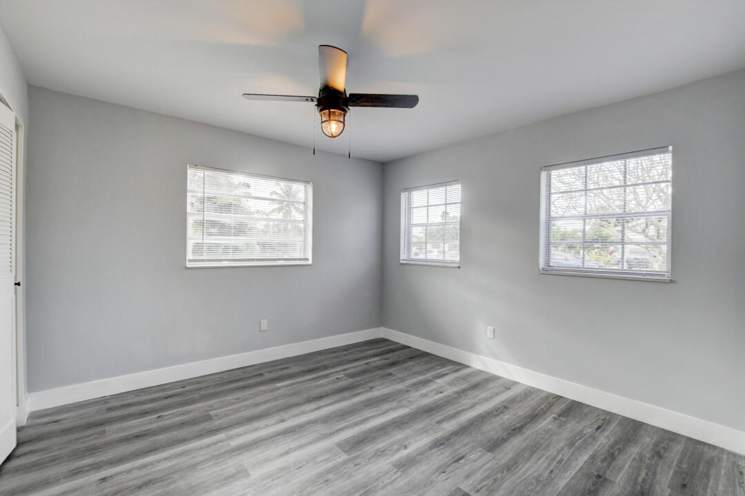 22778 Southwest 65th Way Boca Raton, FL 33428 - Photo 24 of 35 24