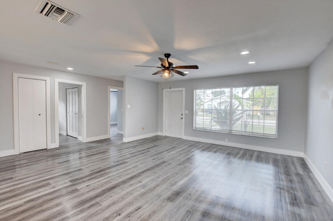 22778 Southwest 65th Way Boca Raton, FL 33428 - Photo 3 of 35 3
