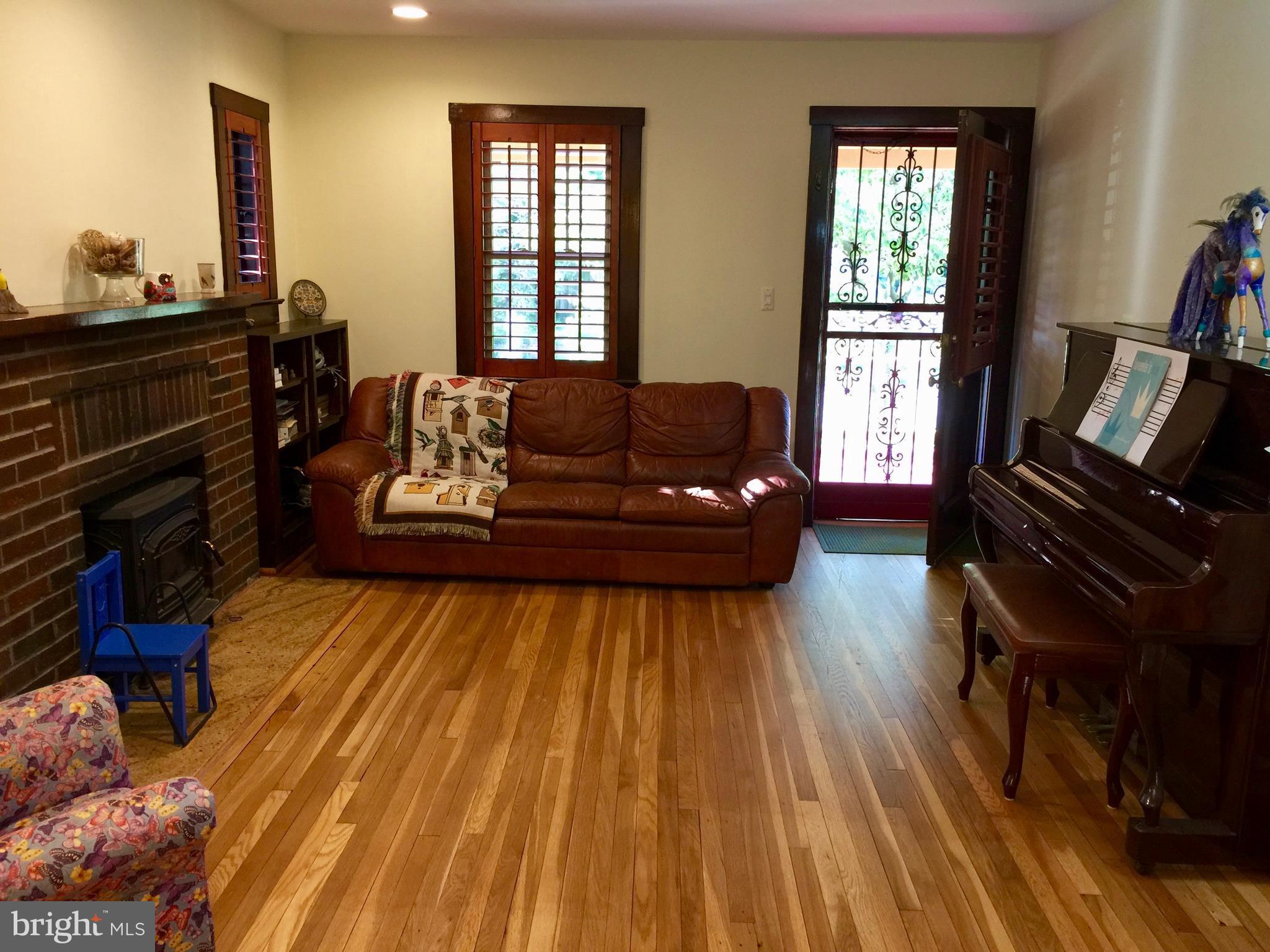804 Easley Street Silver Spring, MD 20910 - Photo 5 of 22 Family Room