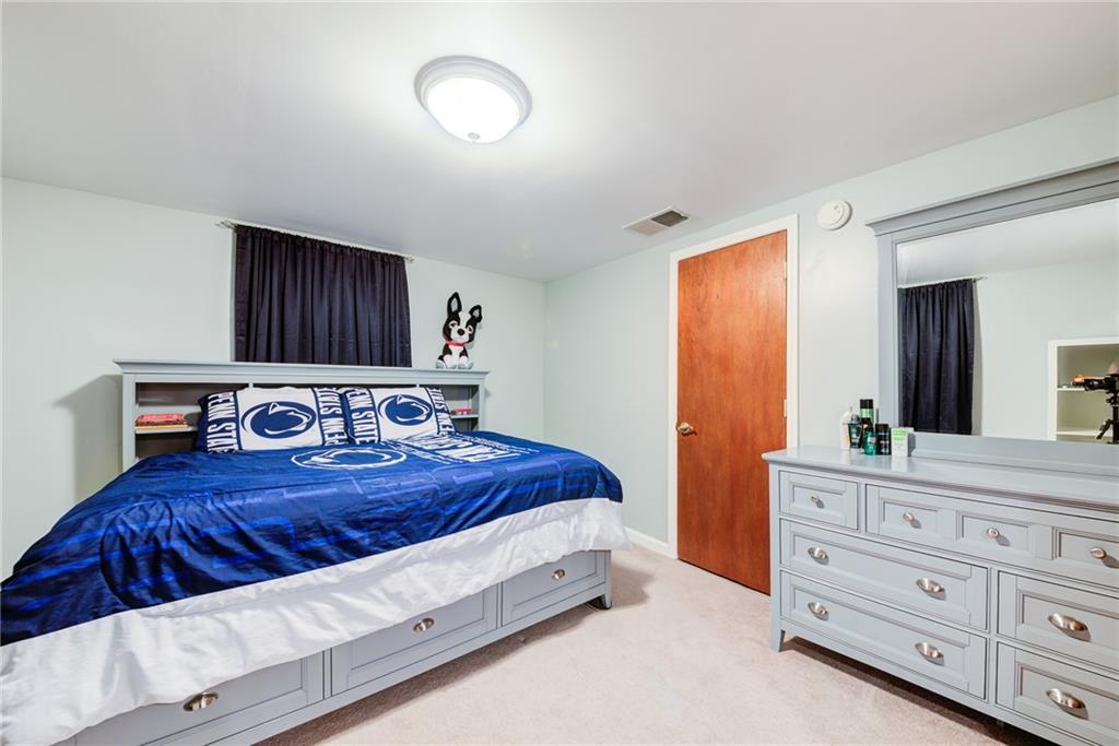 69 Conson Road Pittsburgh, PA 15227 - Photo 22 of 25 3rd bedroom has been freshly painted and a good sized room